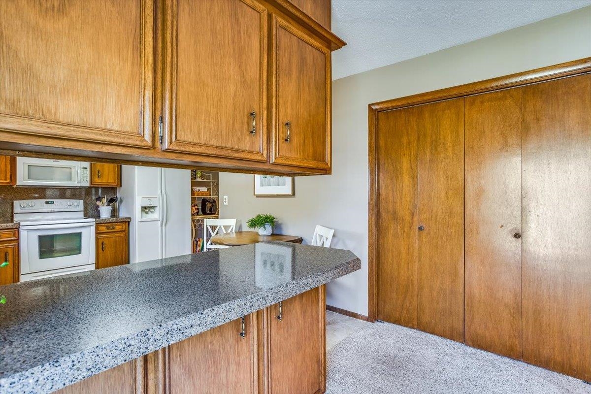 Derby, Kansas 67037, United States, 3 Bedrooms Bedrooms, ,3 BathroomsBathrooms,Residential,Pending,68690