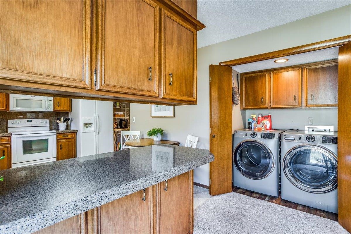 Derby, Kansas 67037, United States, 3 Bedrooms Bedrooms, ,3 BathroomsBathrooms,Residential,Pending,68690