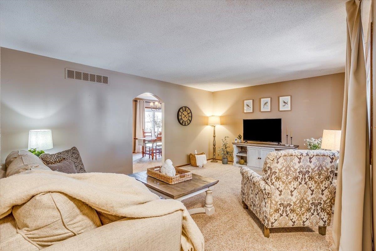 Derby, Kansas 67037, United States, 3 Bedrooms Bedrooms, ,3 BathroomsBathrooms,Residential,Pending,68690