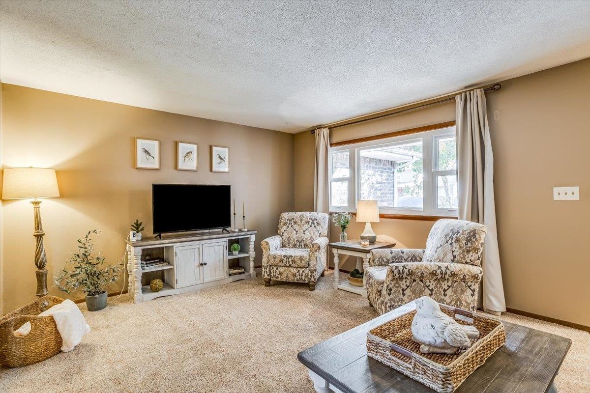 Derby, Kansas 67037, United States, 3 Bedrooms Bedrooms, ,3 BathroomsBathrooms,Residential,Pending,68690