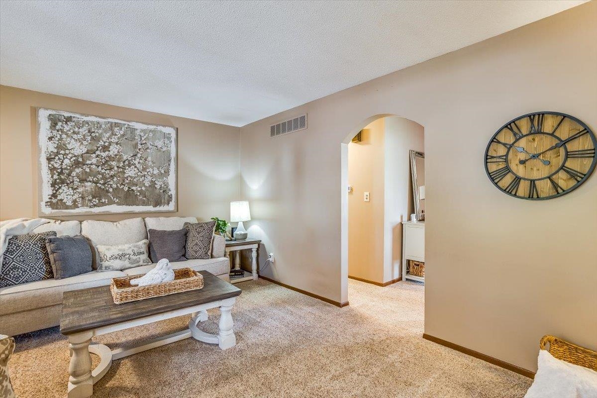 Derby, Kansas 67037, United States, 3 Bedrooms Bedrooms, ,3 BathroomsBathrooms,Residential,Pending,68690