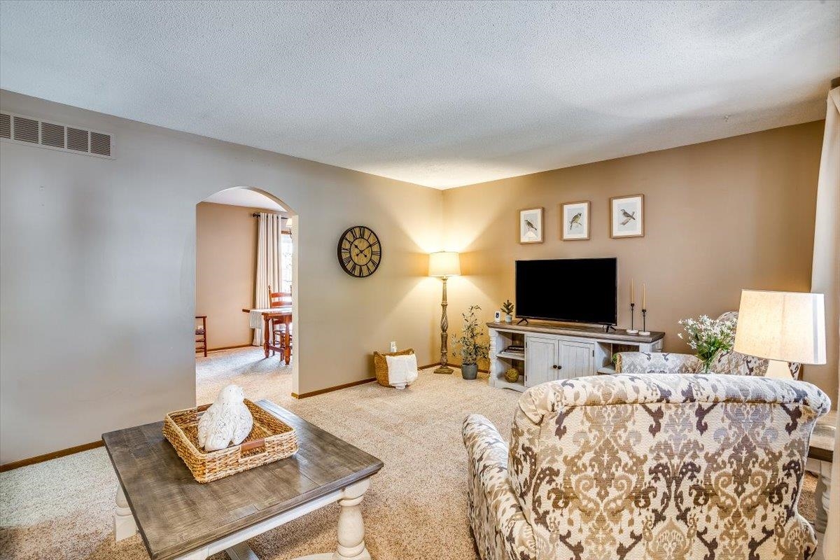 Derby, Kansas 67037, United States, 3 Bedrooms Bedrooms, ,3 BathroomsBathrooms,Residential,Pending,68690