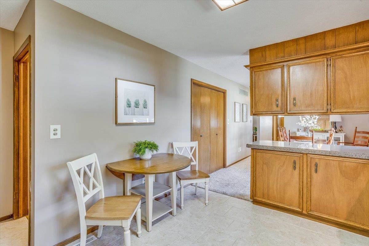 Derby, Kansas 67037, United States, 3 Bedrooms Bedrooms, ,3 BathroomsBathrooms,Residential,Pending,68690