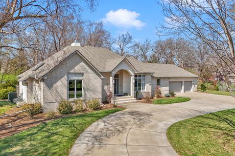 Homes For Sale - 1401 Maple St<br/> Harvey County, Newton, KS 67114