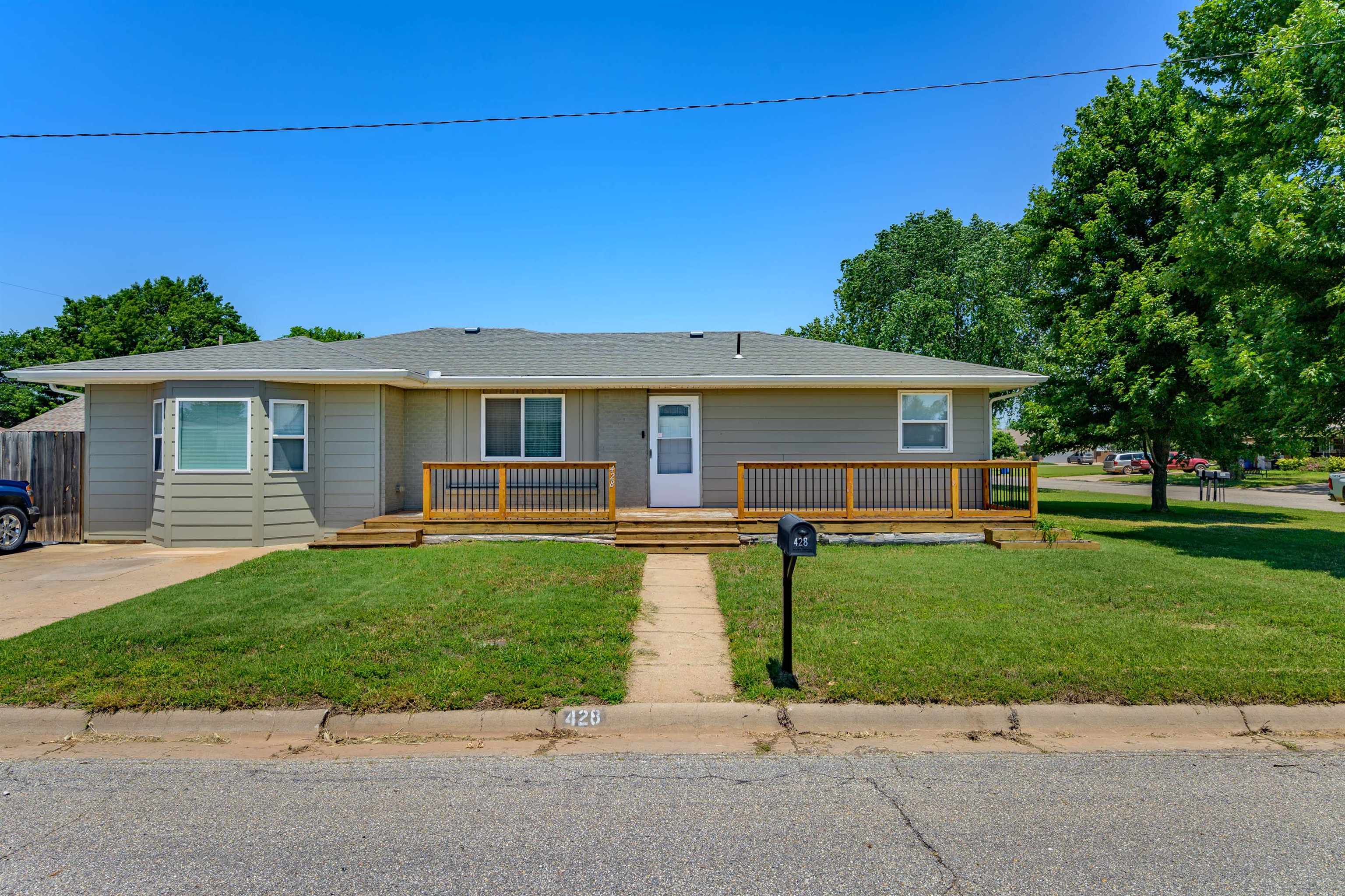 428 E 1st Ave, Cheney, Kansas image 1