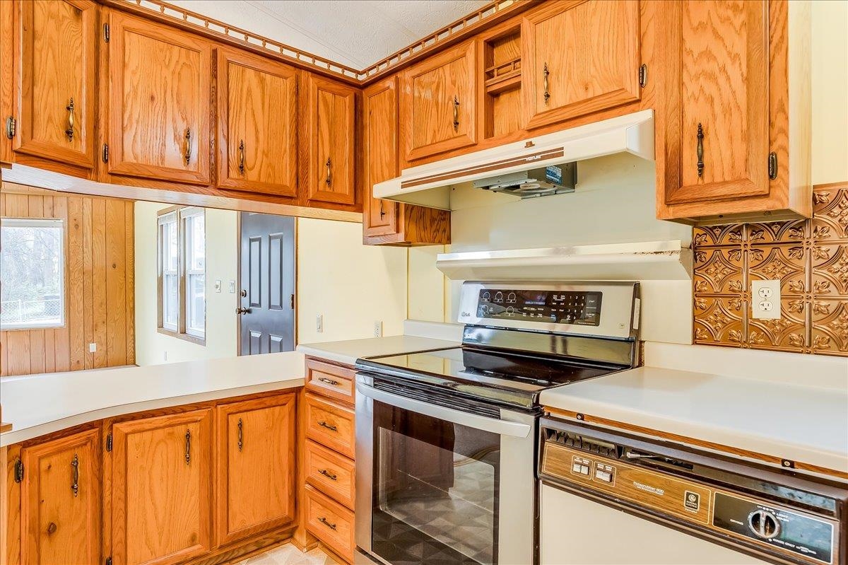 5034 S Broadview Ct, Wichita, Kansas image 12