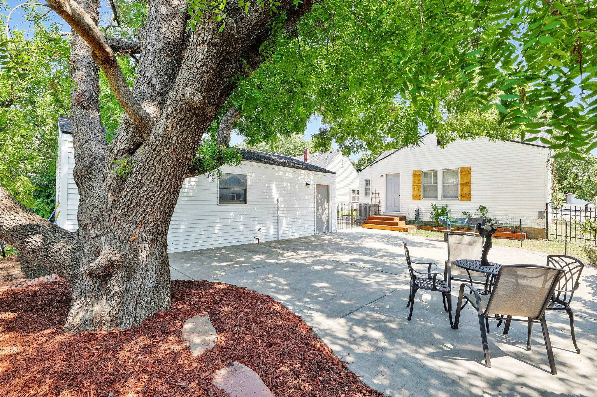 Wichita, Kansas 67208, United States, 4 Bedrooms Bedrooms, ,3 BathroomsBathrooms,Residential,Active,204607