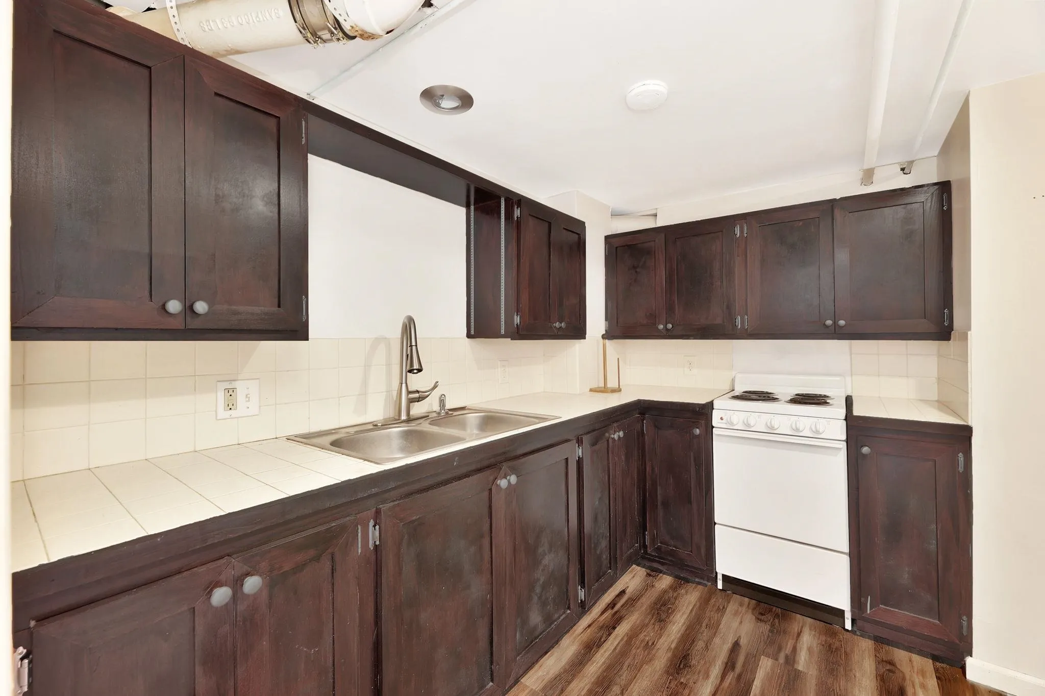 Wichita, Kansas 67208, United States, 4 Bedrooms Bedrooms, ,3 BathroomsBathrooms,Residential,Active,204607