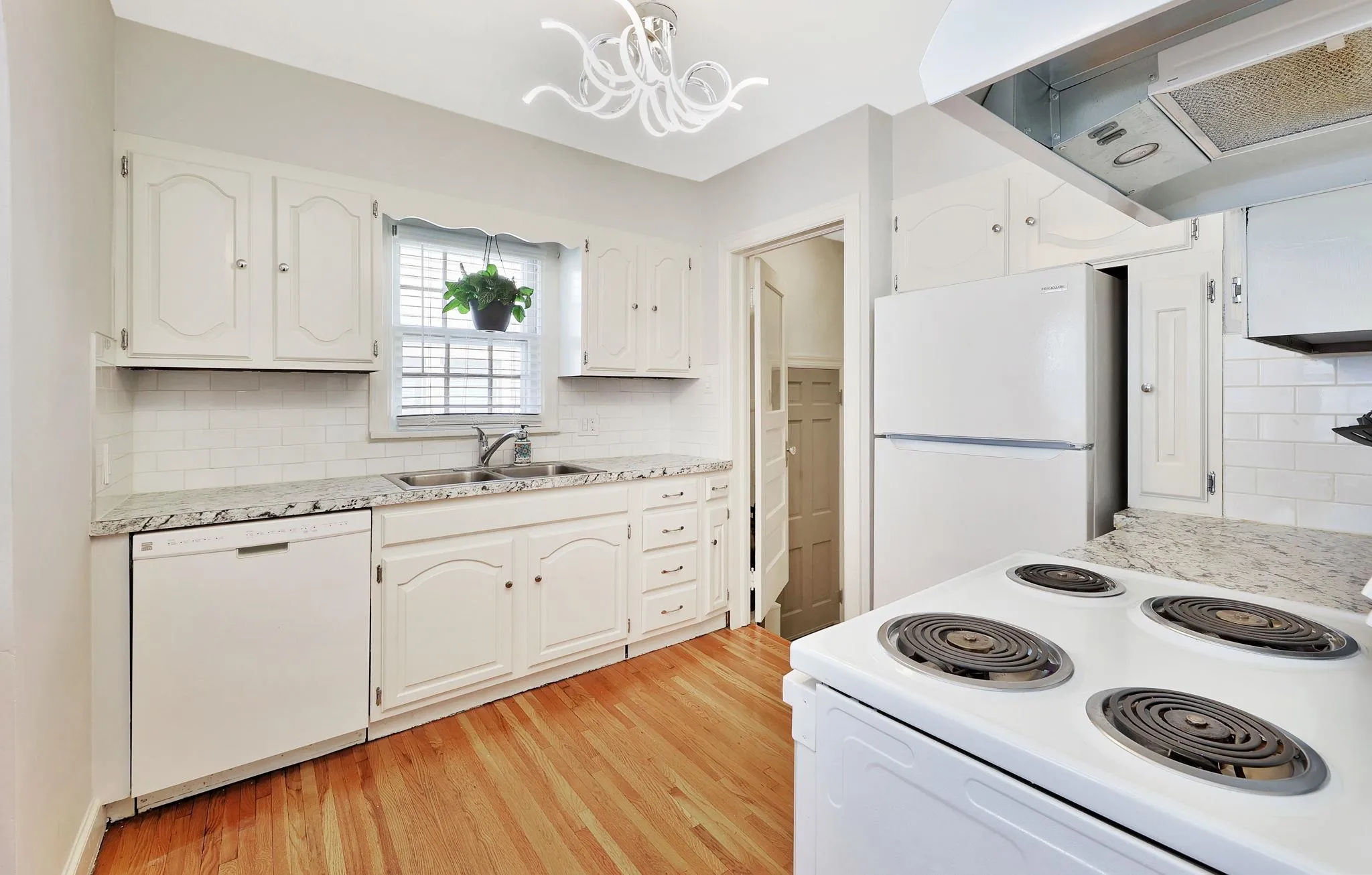 Wichita, Kansas 67208, United States, 4 Bedrooms Bedrooms, ,3 BathroomsBathrooms,Residential,Active,204607