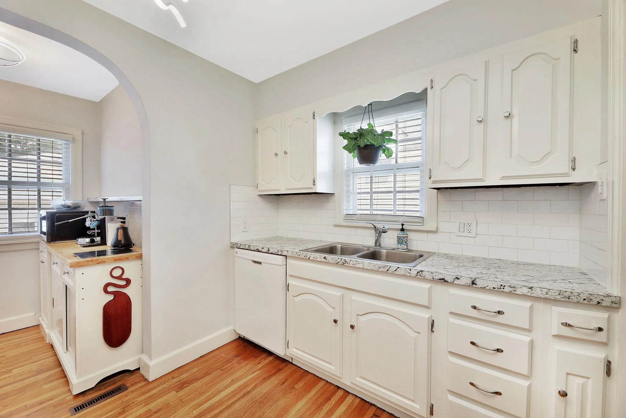 Wichita, Kansas 67208, United States, 4 Bedrooms Bedrooms, ,3 BathroomsBathrooms,Residential,Active,204607