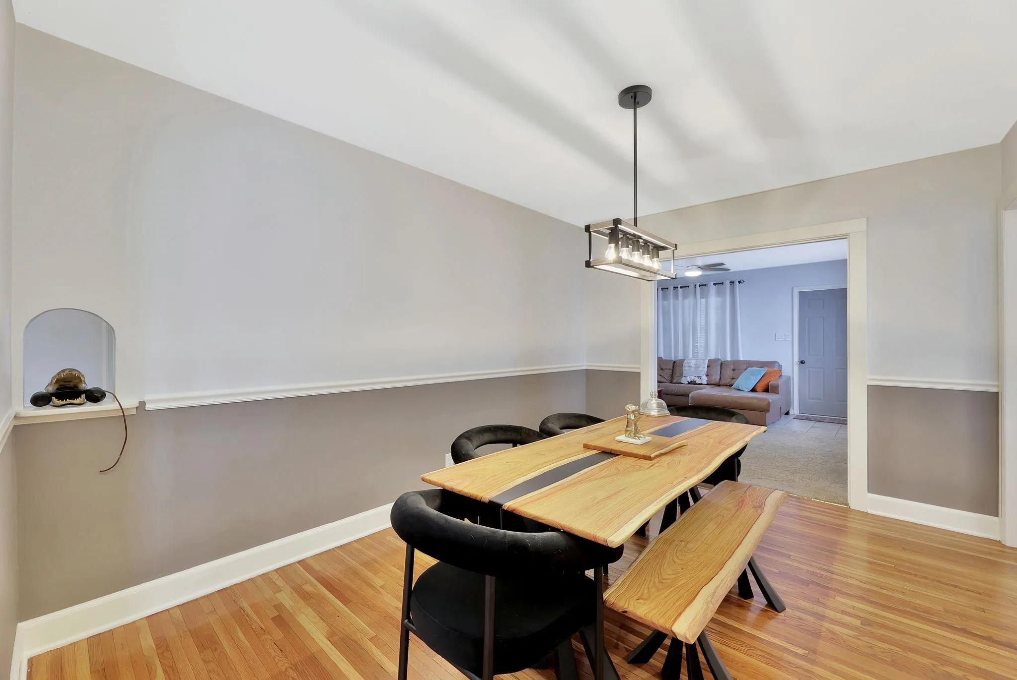 Wichita, Kansas 67208, United States, 4 Bedrooms Bedrooms, ,3 BathroomsBathrooms,Residential,Active,204607