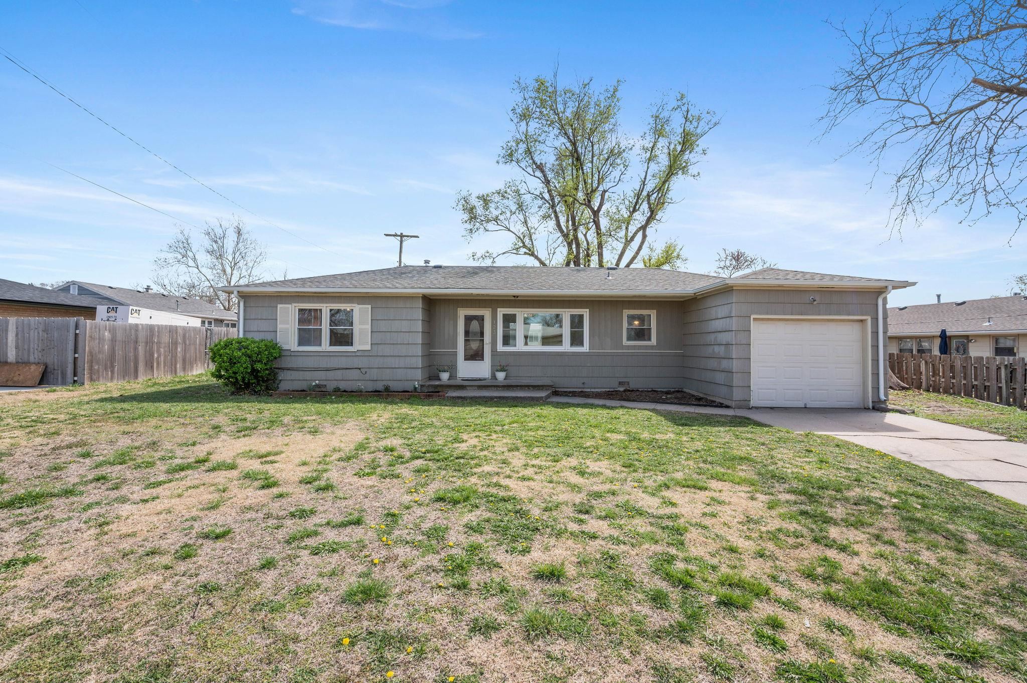 123 Hemlock Ln, Newton, Kansas image 1