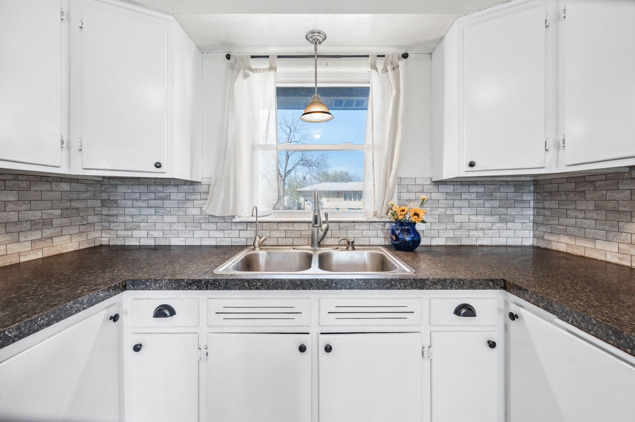 123 Hemlock Ln, Newton, Kansas image 11