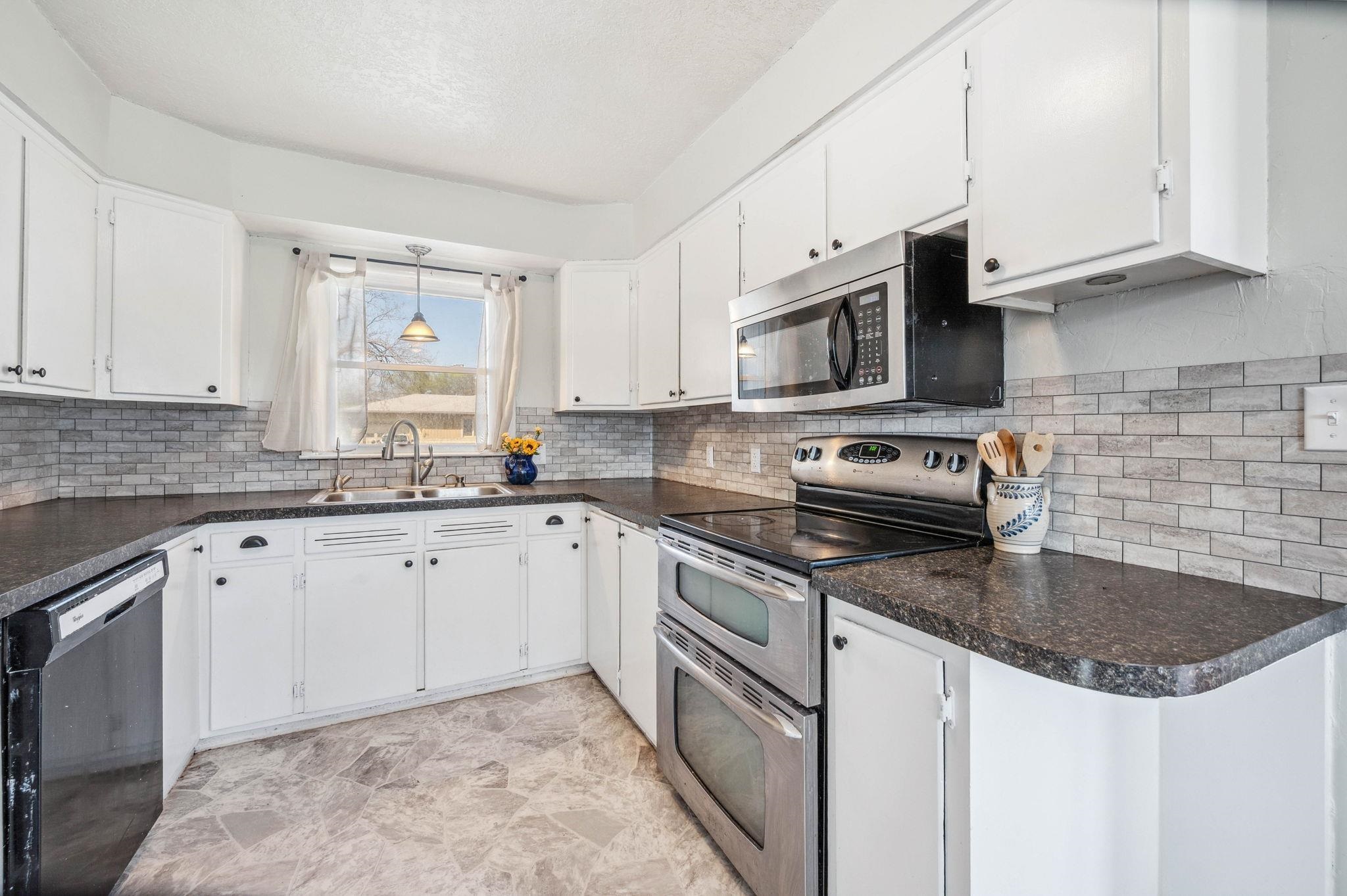 123 Hemlock Ln, Newton, Kansas image 8
