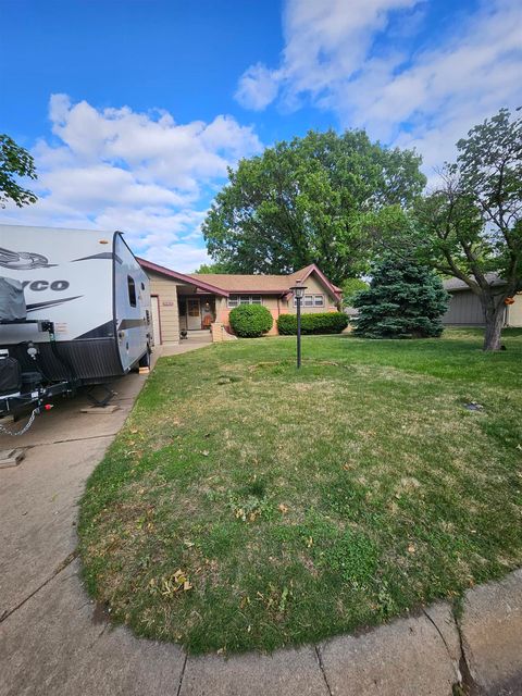 Homes For Sale - 537 Aullwood Rd<br/> Saline County, Salina, KS 67401