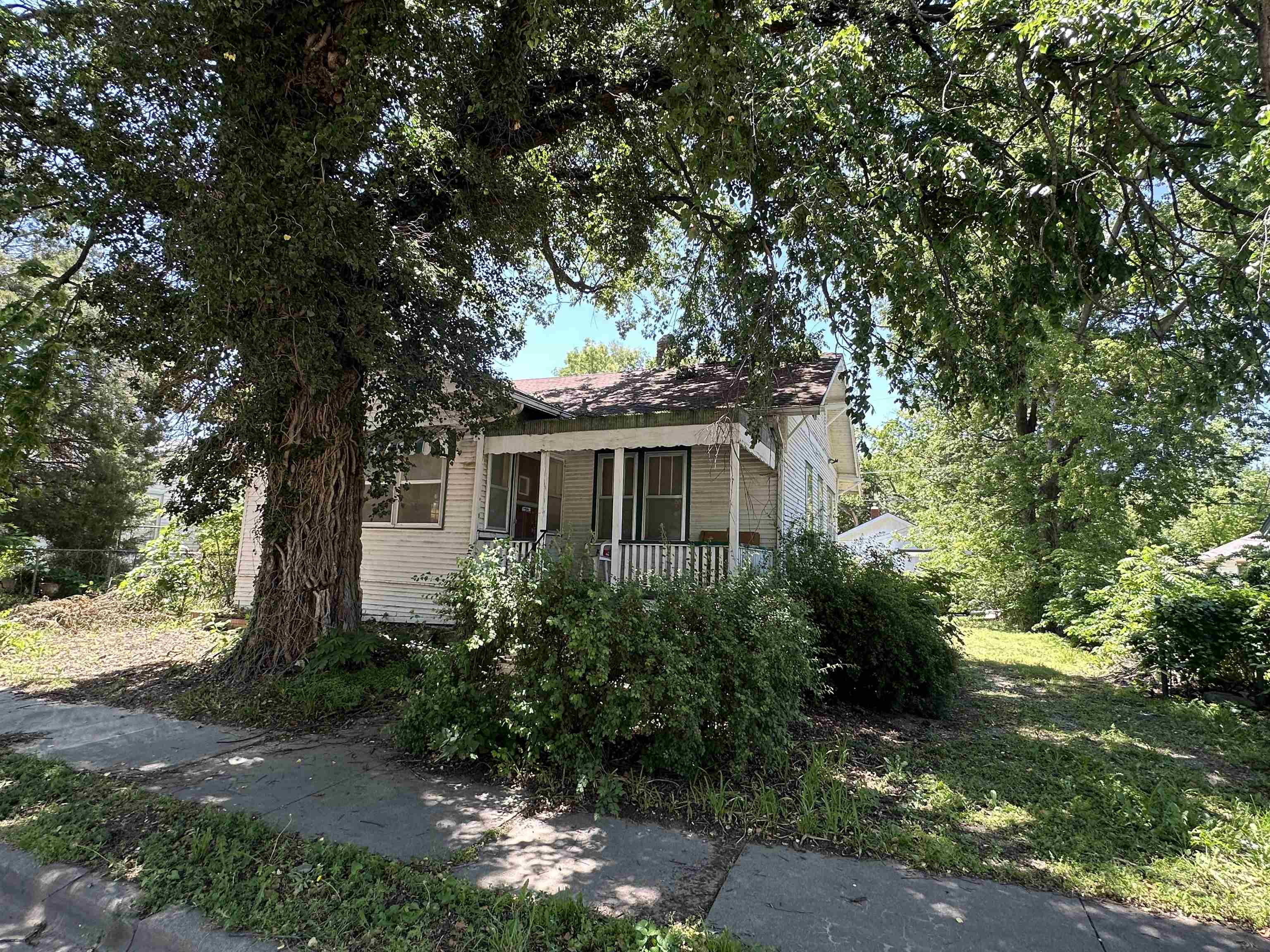 444 Baker St, Salina, Kansas image 1