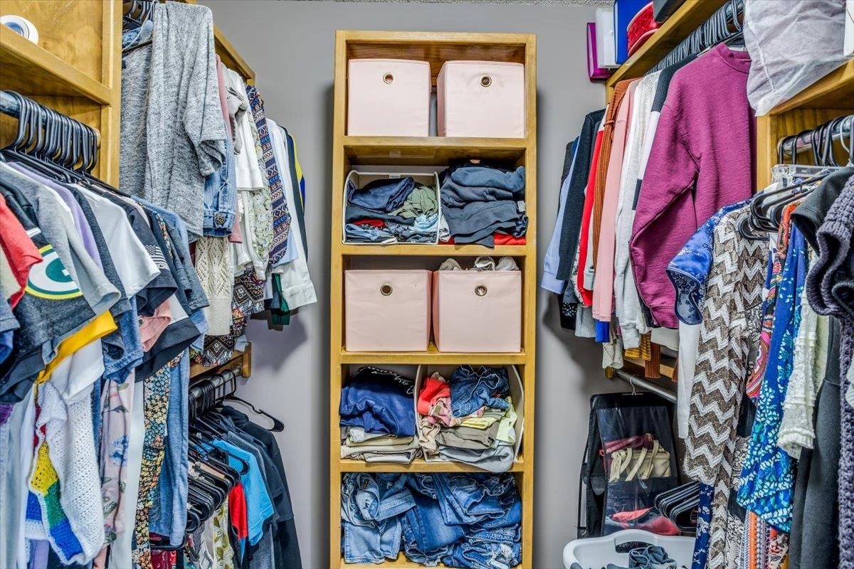 Goddard, Kansas 67052, United States, 5 Bedrooms Bedrooms, ,3 BathroomsBathrooms,Residential,Pending,51907