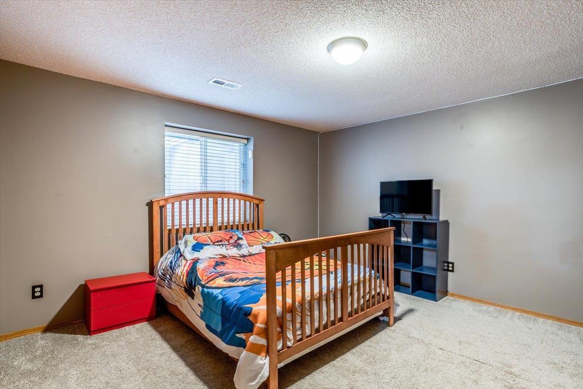 Goddard, Kansas 67052, United States, 5 Bedrooms Bedrooms, ,3 BathroomsBathrooms,Residential,Pending,51907