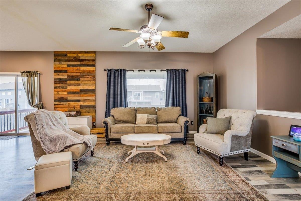 Goddard, Kansas 67052, United States, 5 Bedrooms Bedrooms, ,3 BathroomsBathrooms,Residential,Pending,51907