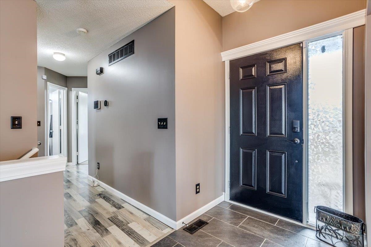 Goddard, Kansas 67052, United States, 5 Bedrooms Bedrooms, ,3 BathroomsBathrooms,Residential,Pending,51907