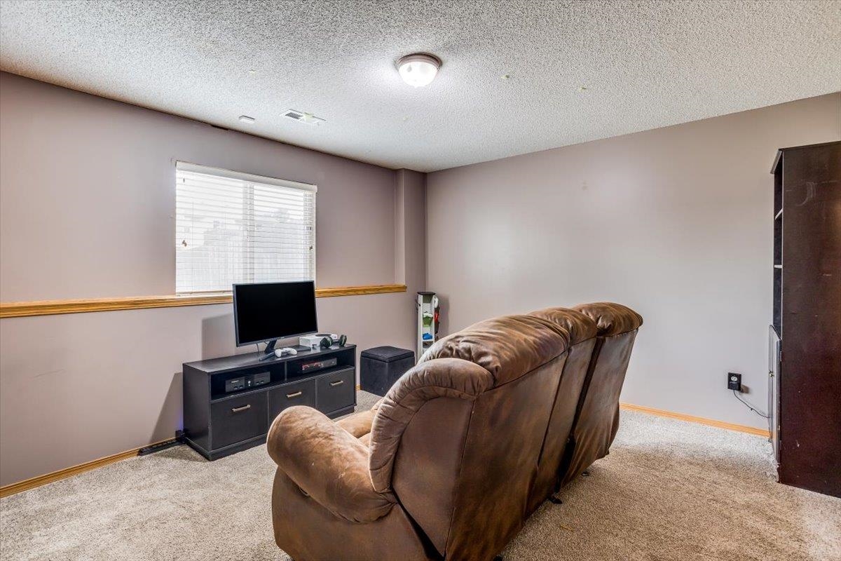 Goddard, Kansas 67052, United States, 5 Bedrooms Bedrooms, ,3 BathroomsBathrooms,Residential,Pending,51907