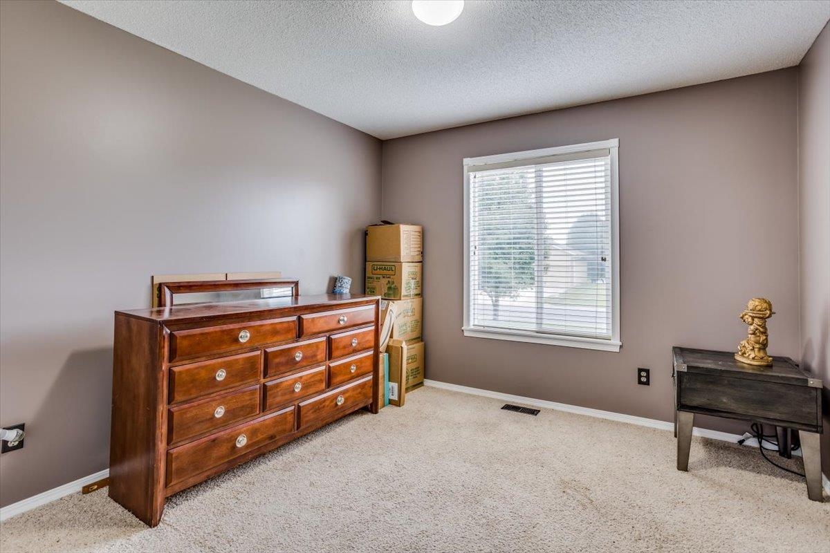 Goddard, Kansas 67052, United States, 5 Bedrooms Bedrooms, ,3 BathroomsBathrooms,Residential,Pending,51907