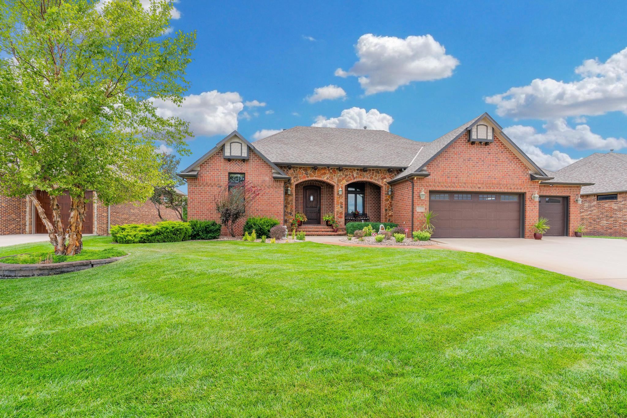 3405 W Crystal Beach St, Wichita, Kansas image 2