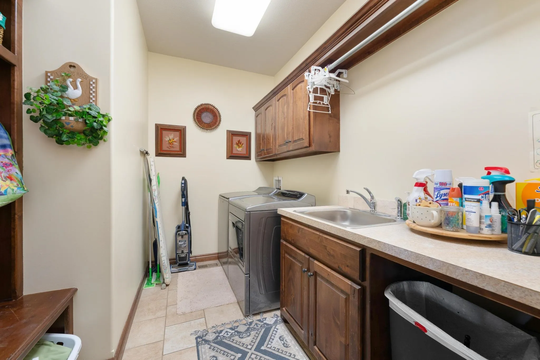 Wichita, Kansas 67204, United States, 4 Bedrooms Bedrooms, ,5 BathroomsBathrooms,Residential,Pending,144381