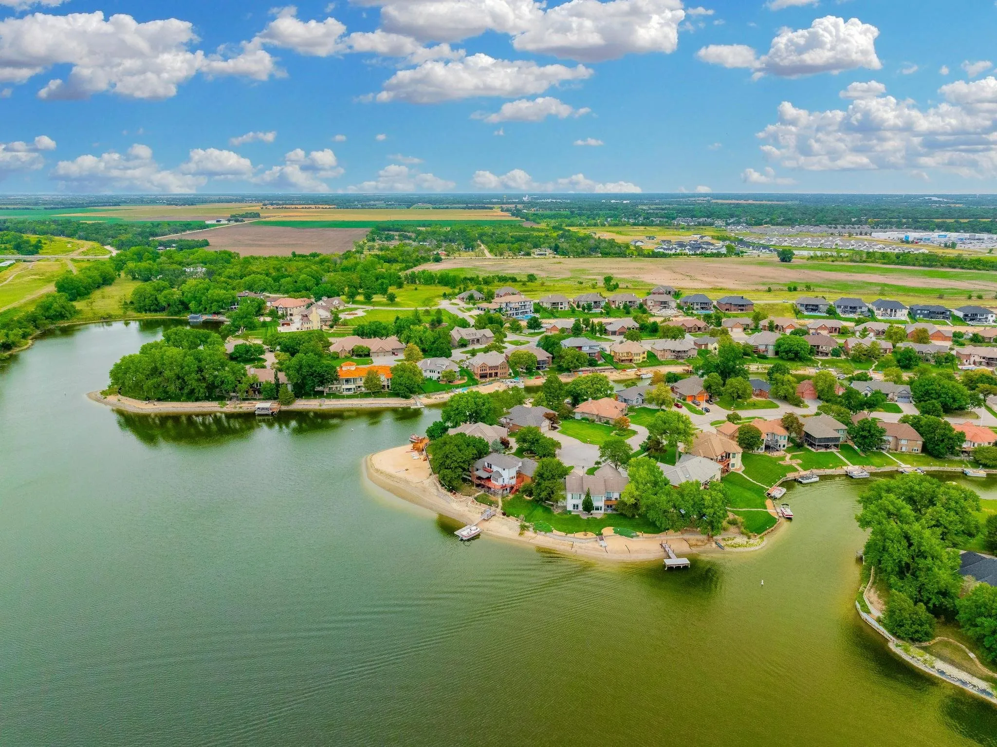 Wichita, Kansas 67204, United States, 4 Bedrooms Bedrooms, ,5 BathroomsBathrooms,Residential,Pending,144381