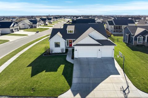 Photo of 2733 N Eagle Ct, Wichita, KS 67226 (MLS # 666440)