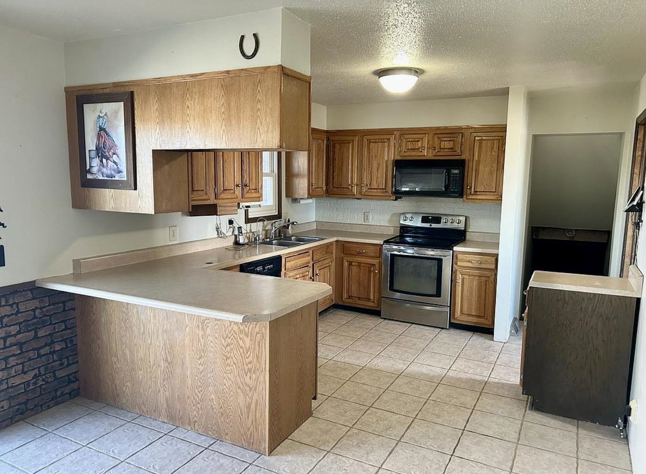 6654 S Rd F, Ulysses, Kansas image 2
