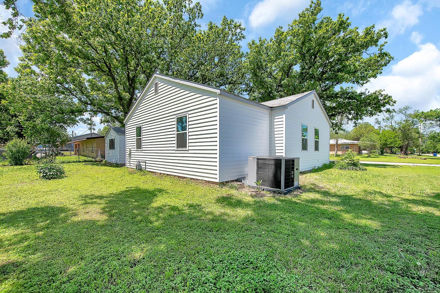 203 W 2nd St, Udall, Kansas image 24