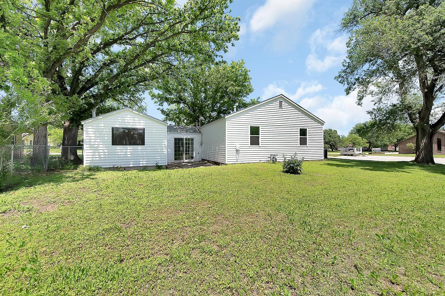 203 W 2nd St, Udall, Kansas image 23