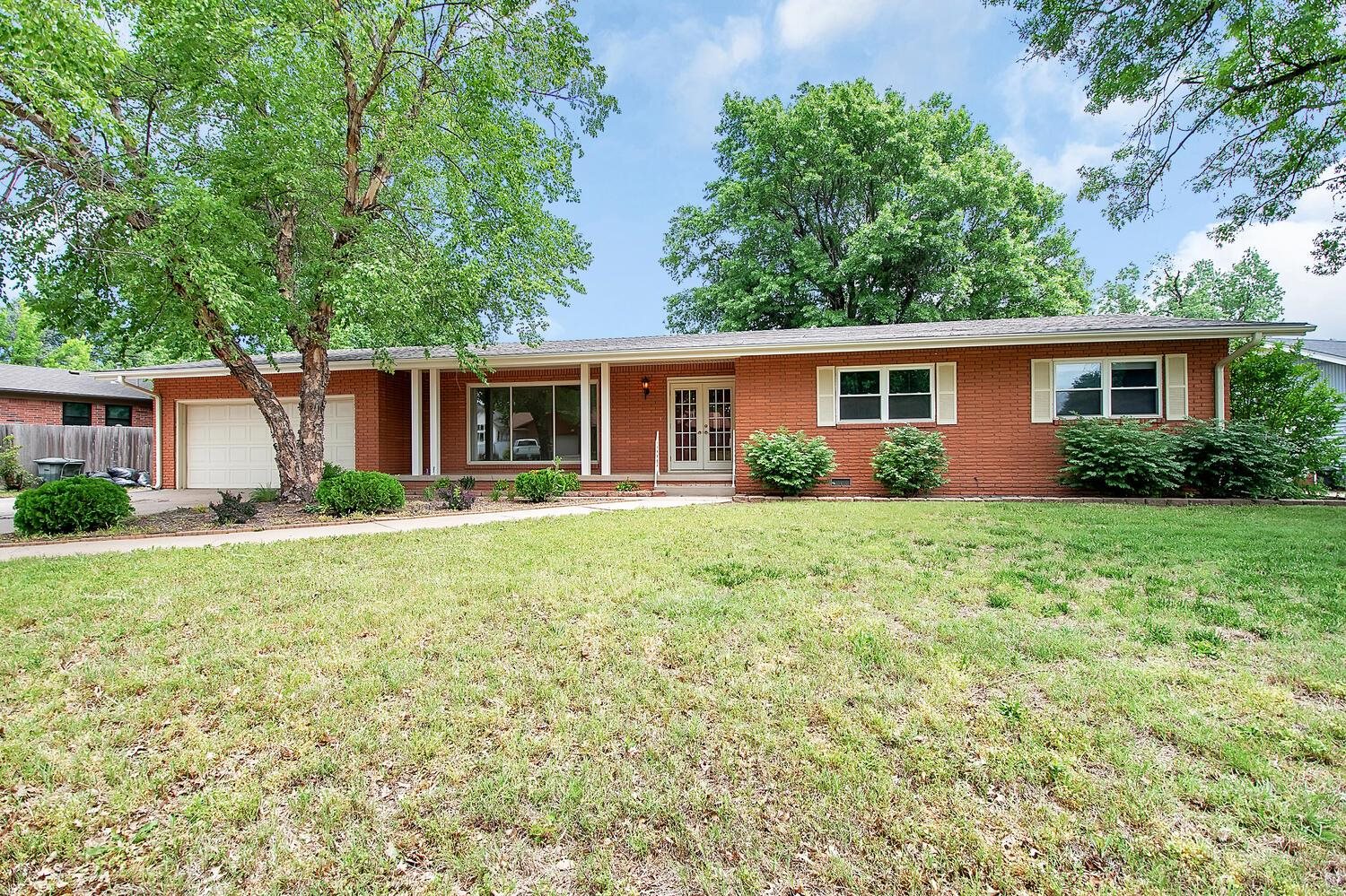 515 Circle Dr, Wellington, Kansas image 2
