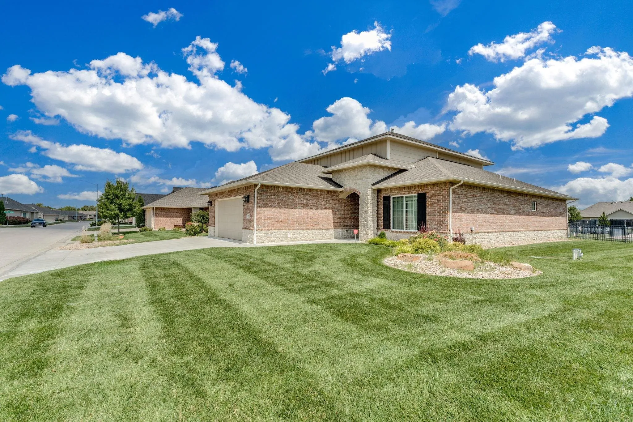 Wichita, Kansas 67235, United States, 3 Bedrooms Bedrooms, ,3 BathroomsBathrooms,Residential,Pending,213794