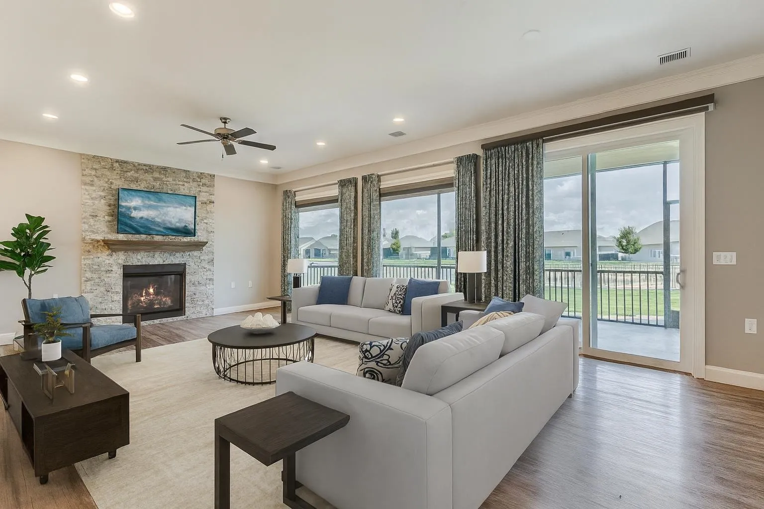 Wichita, Kansas 67235, United States, 3 Bedrooms Bedrooms, ,3 BathroomsBathrooms,Residential,Pending,213794