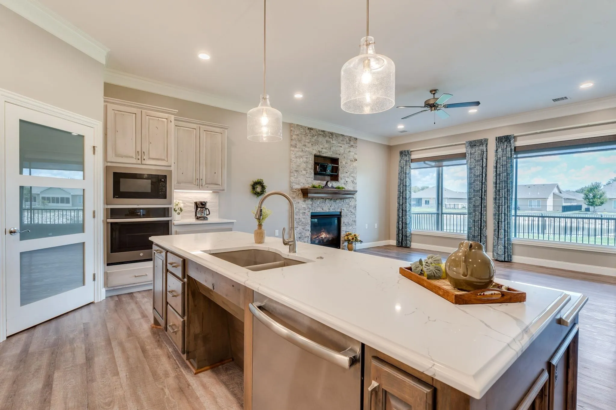 Wichita, Kansas 67235, United States, 3 Bedrooms Bedrooms, ,3 BathroomsBathrooms,Residential,Pending,213794