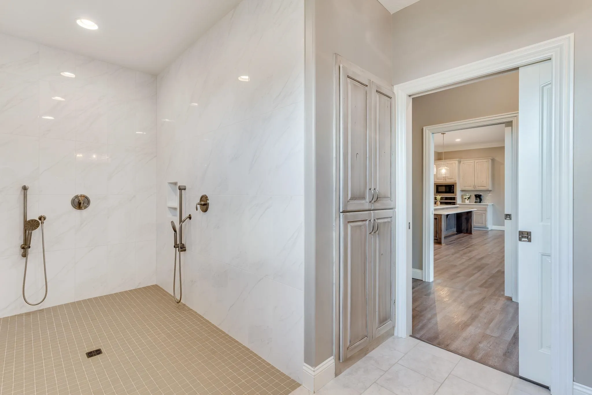 Wichita, Kansas 67235, United States, 3 Bedrooms Bedrooms, ,3 BathroomsBathrooms,Residential,Pending,213794