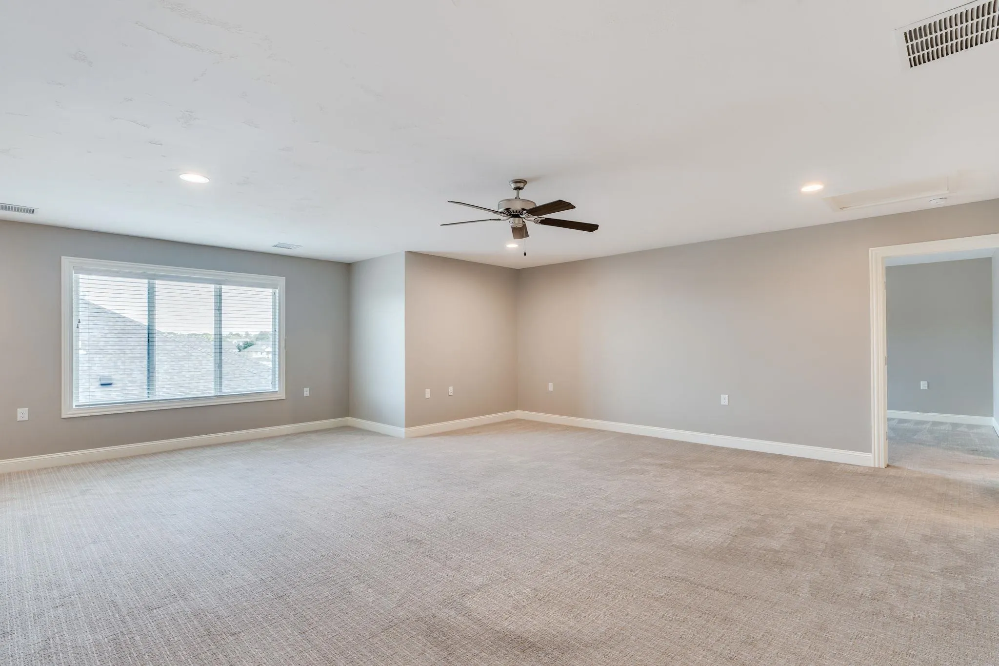 Wichita, Kansas 67235, United States, 3 Bedrooms Bedrooms, ,3 BathroomsBathrooms,Residential,Pending,213794