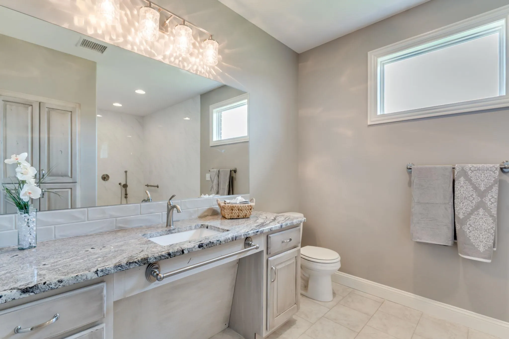 Wichita, Kansas 67235, United States, 3 Bedrooms Bedrooms, ,3 BathroomsBathrooms,Residential,Pending,213794