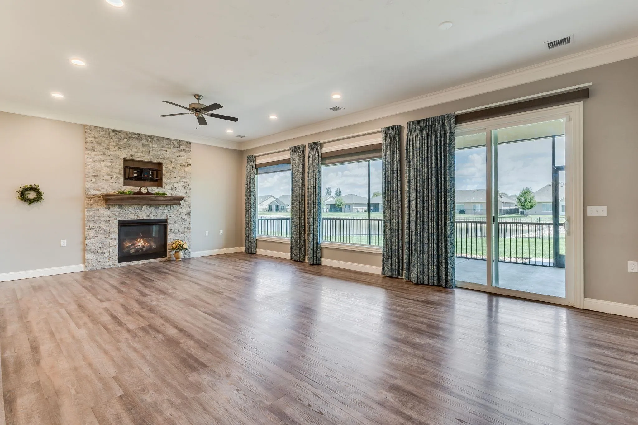 Wichita, Kansas 67235, United States, 3 Bedrooms Bedrooms, ,3 BathroomsBathrooms,Residential,Pending,213794