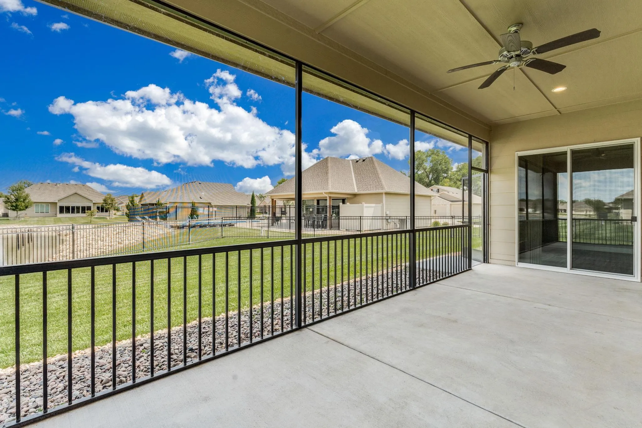 Wichita, Kansas 67235, United States, 3 Bedrooms Bedrooms, ,3 BathroomsBathrooms,Residential,Pending,213794