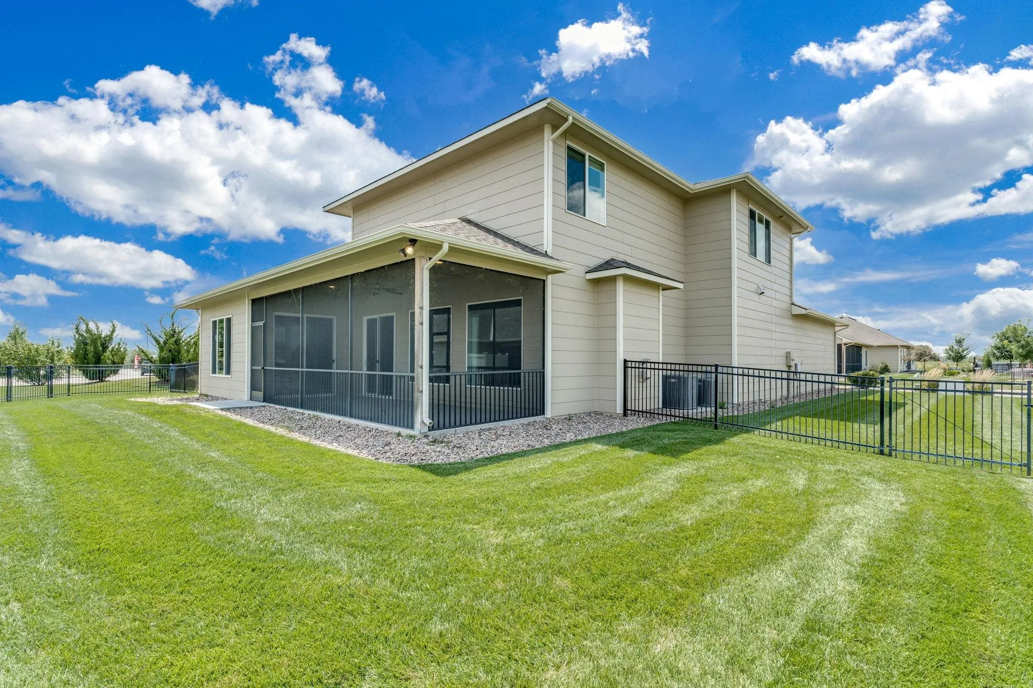 Wichita, Kansas 67235, United States, 3 Bedrooms Bedrooms, ,3 BathroomsBathrooms,Residential,Pending,213794