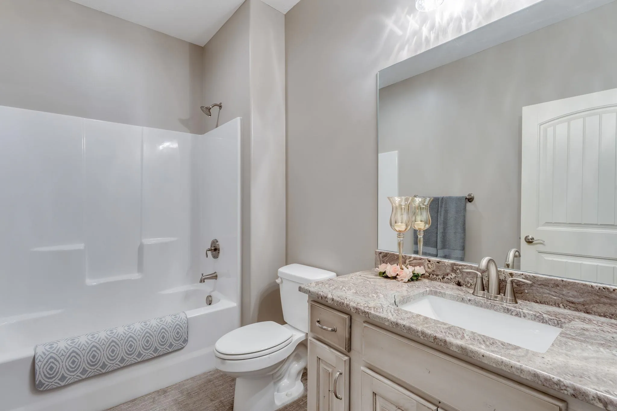 Wichita, Kansas 67235, United States, 3 Bedrooms Bedrooms, ,3 BathroomsBathrooms,Residential,Pending,213794