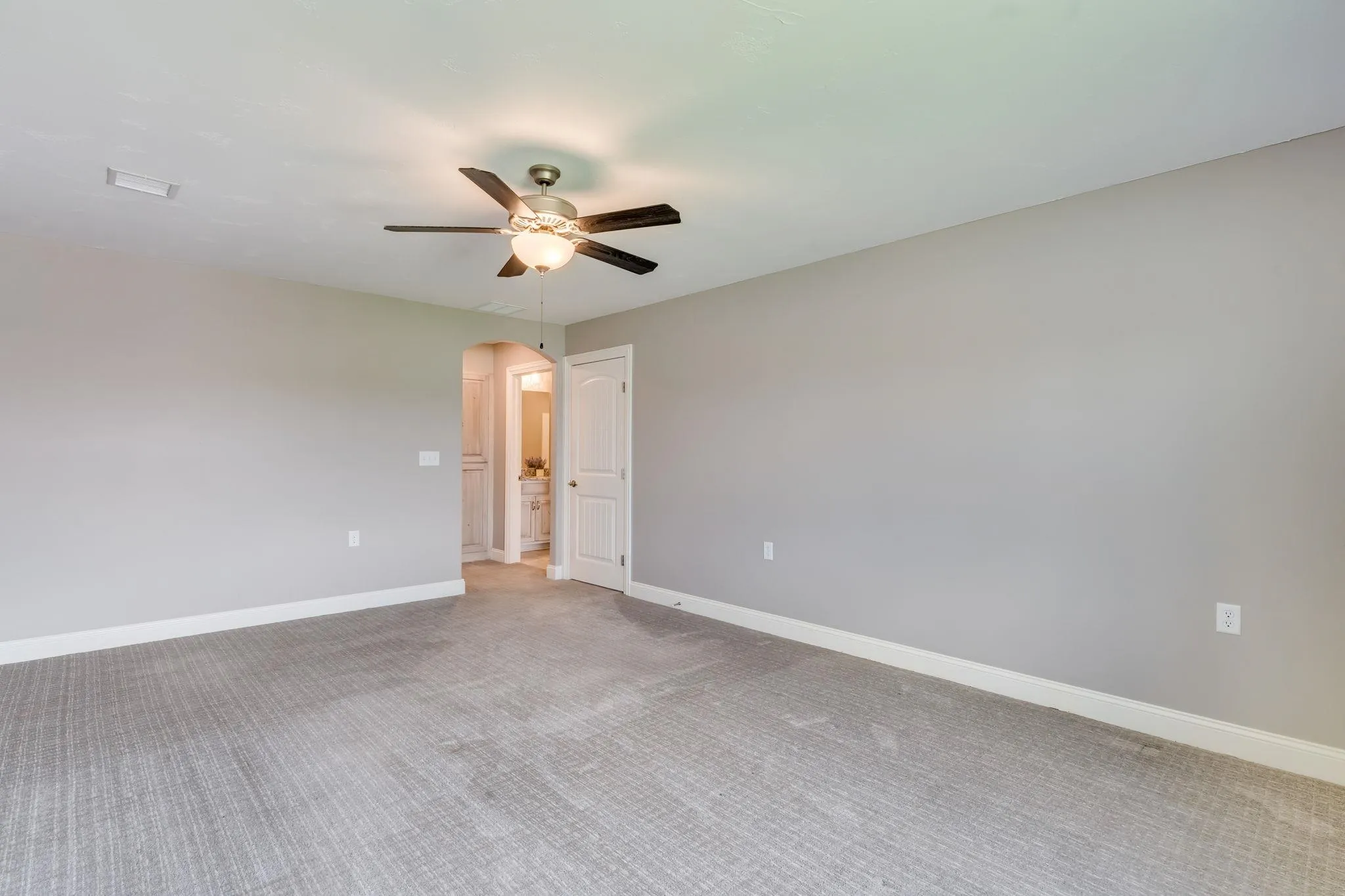 Wichita, Kansas 67235, United States, 3 Bedrooms Bedrooms, ,3 BathroomsBathrooms,Residential,Pending,213794