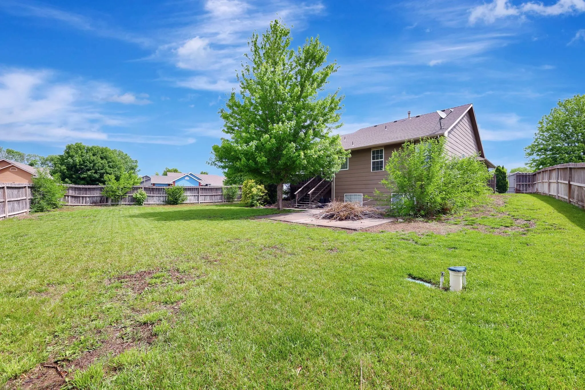 Andover, Kansas 67002, United States, 4 Bedrooms Bedrooms, ,3 BathroomsBathrooms,Residential,Pending,131615