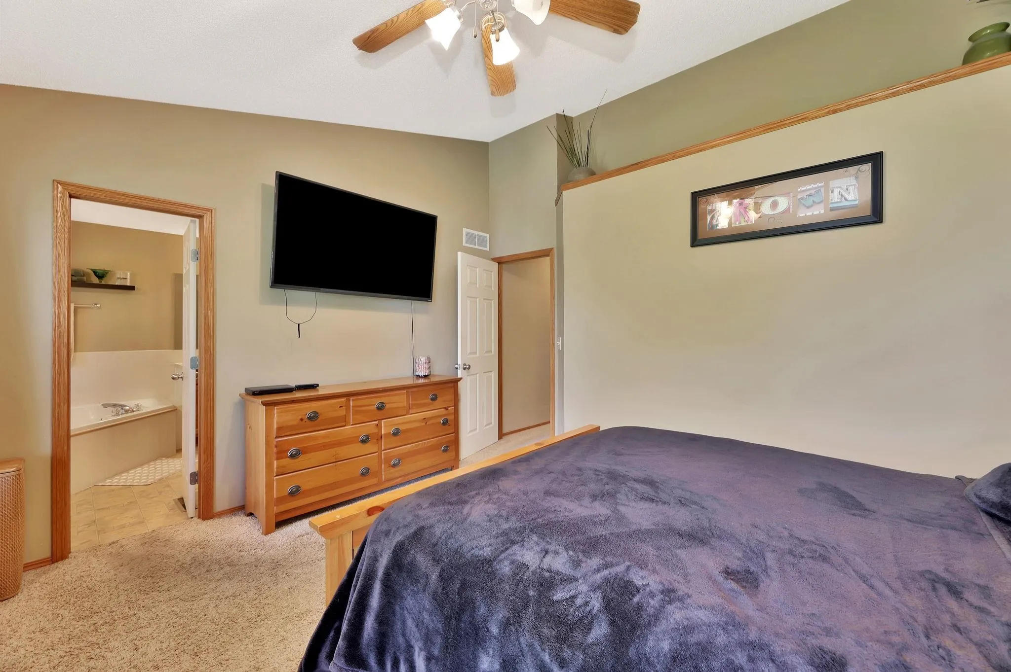 Andover, Kansas 67002, United States, 4 Bedrooms Bedrooms, ,3 BathroomsBathrooms,Residential,Pending,131615