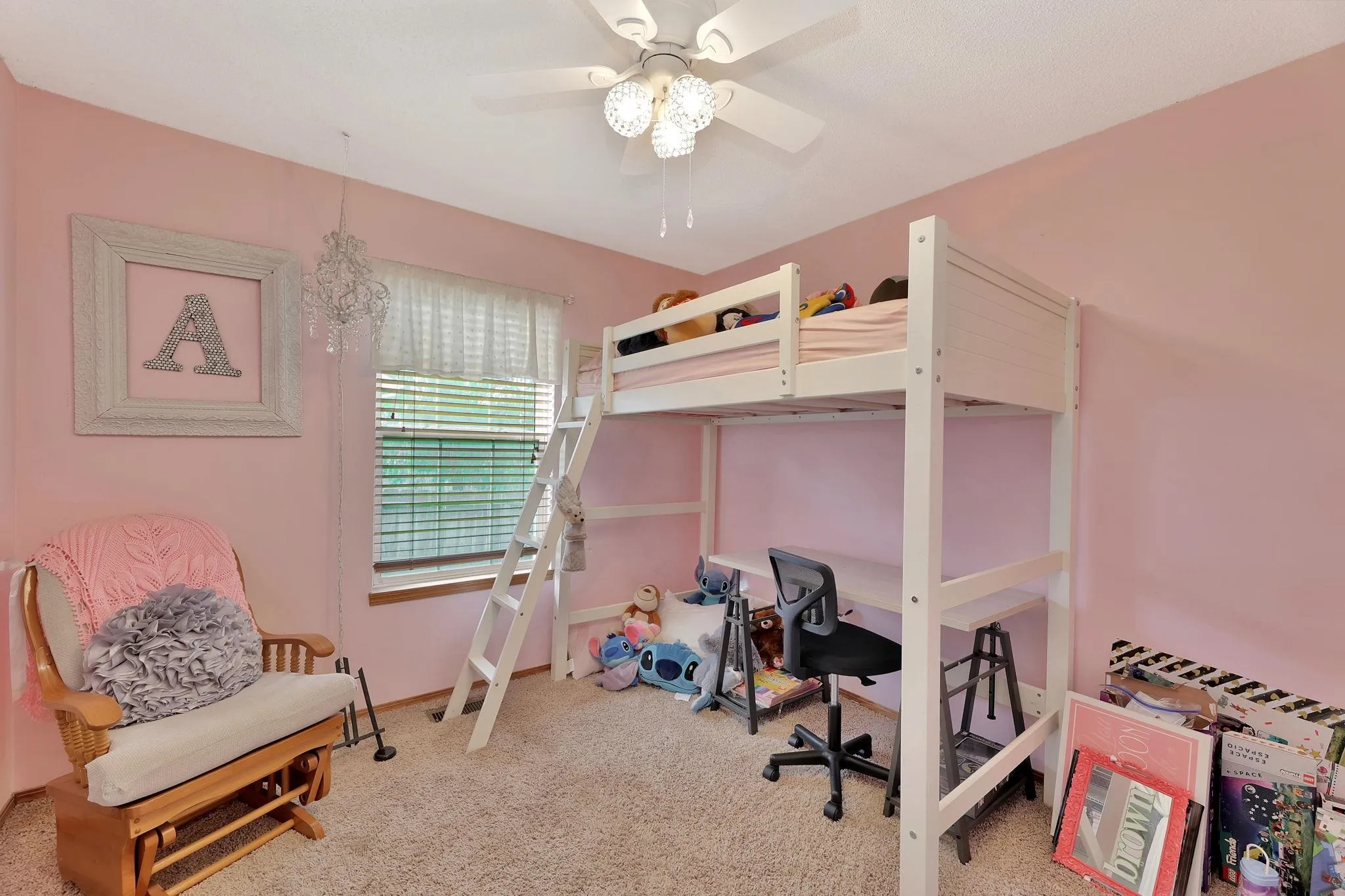 Andover, Kansas 67002, United States, 4 Bedrooms Bedrooms, ,3 BathroomsBathrooms,Residential,Pending,131615