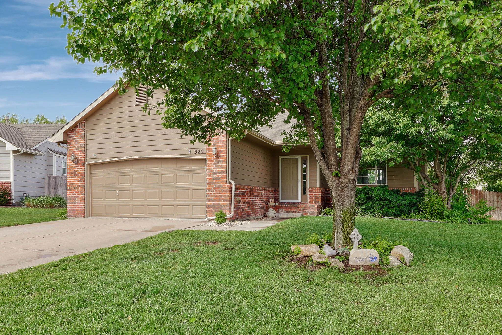 Andover, Kansas 67002, United States, 4 Bedrooms Bedrooms, ,3 BathroomsBathrooms,Residential,Pending,131615