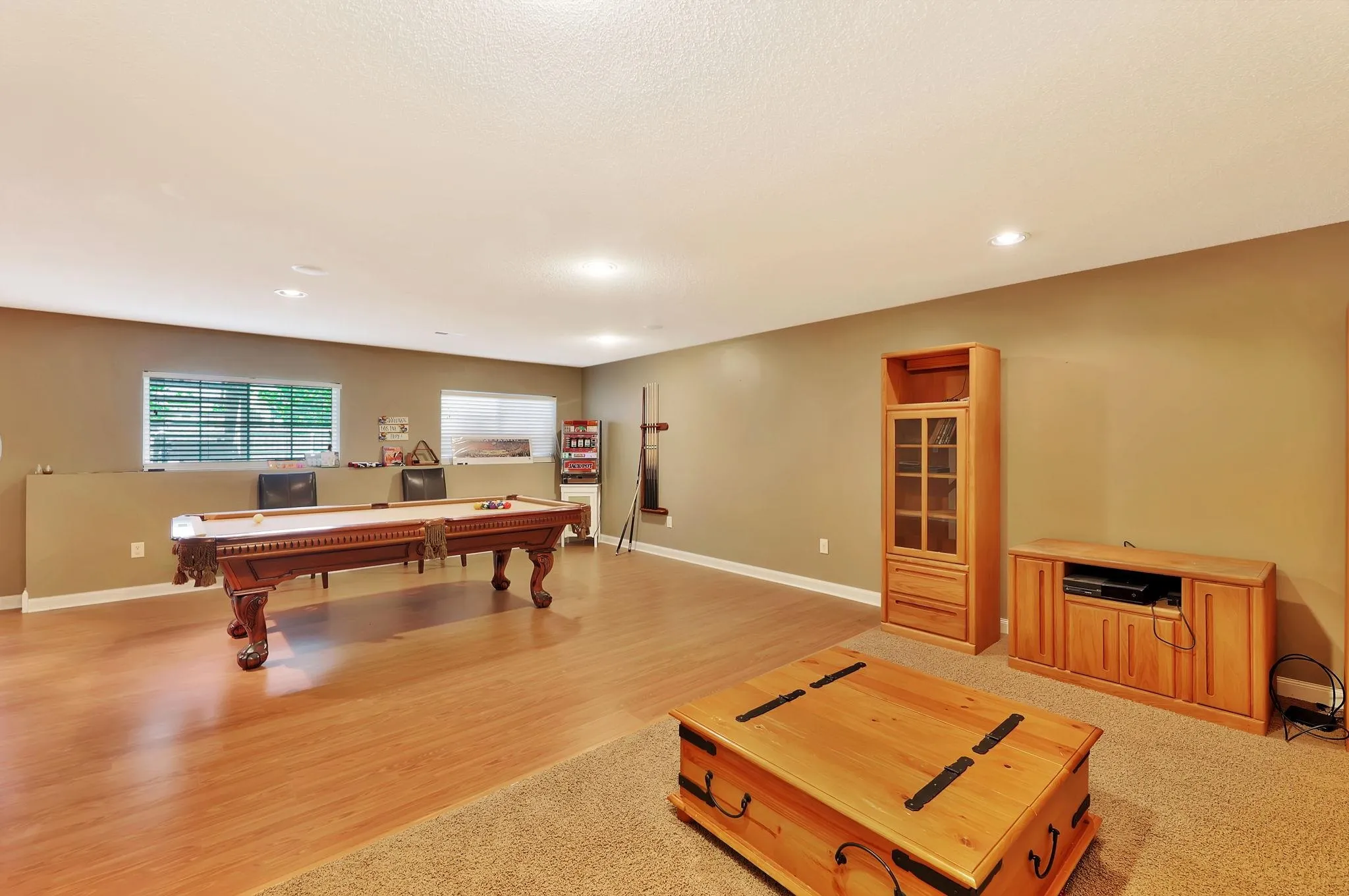 Andover, Kansas 67002, United States, 4 Bedrooms Bedrooms, ,3 BathroomsBathrooms,Residential,Pending,131615